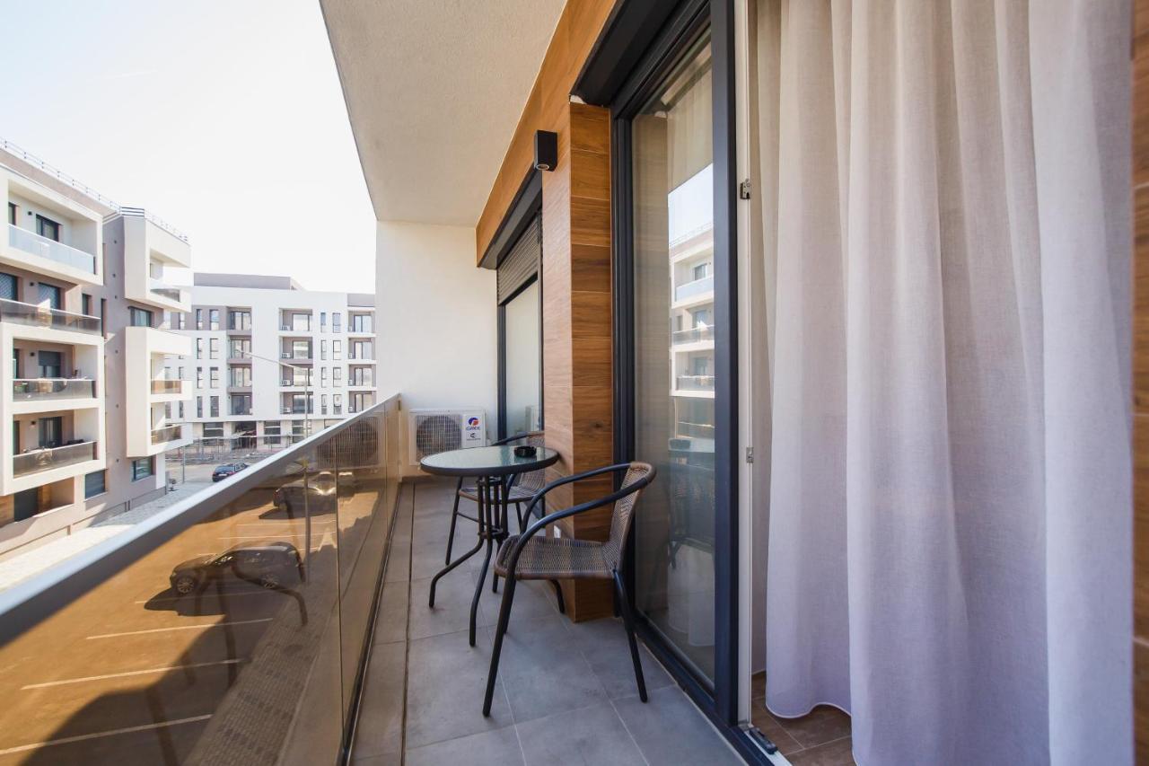Lovely Home At West Residence オラデア エクステリア 写真