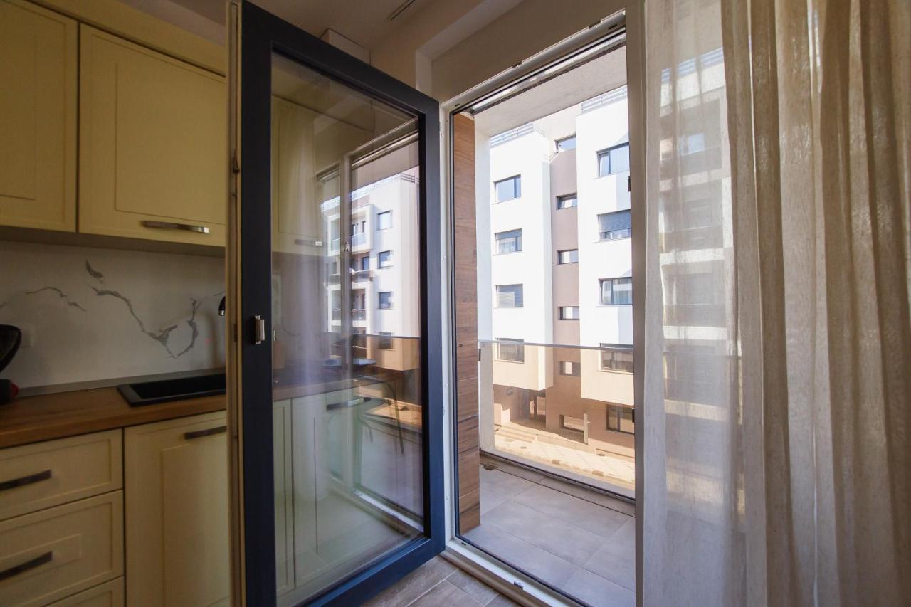 Lovely Home At West Residence オラデア エクステリア 写真