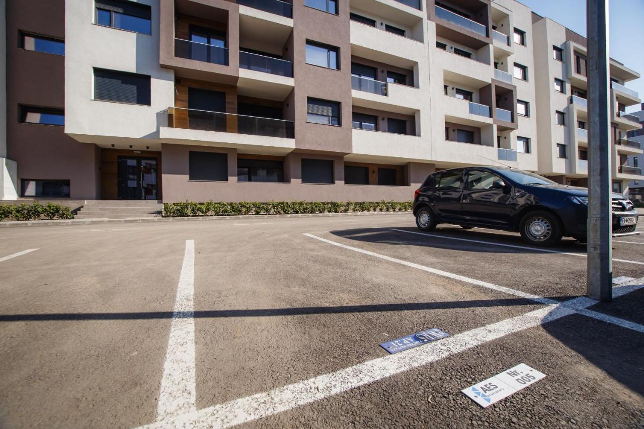 Lovely Home At West Residence オラデア エクステリア 写真